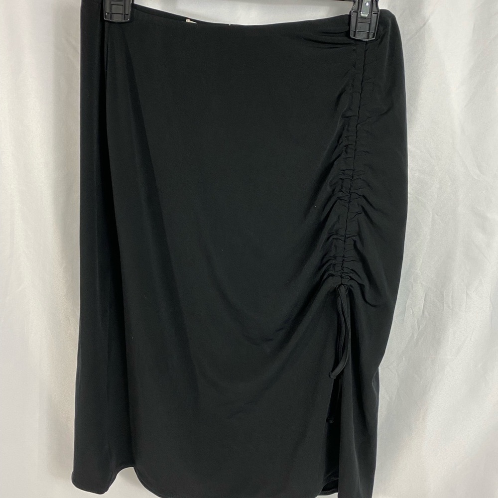Skirt - Picture 1 of 2